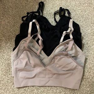 6-count Athleta Athletic/Comfy Bras 😍 in Black and Beige
